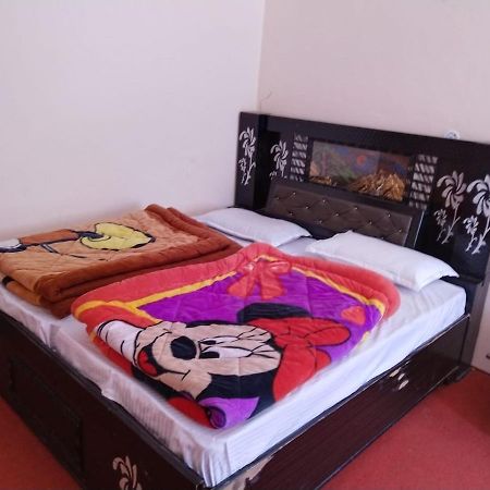 Hotel Charanpaduka Badrinath Eksteriør billede