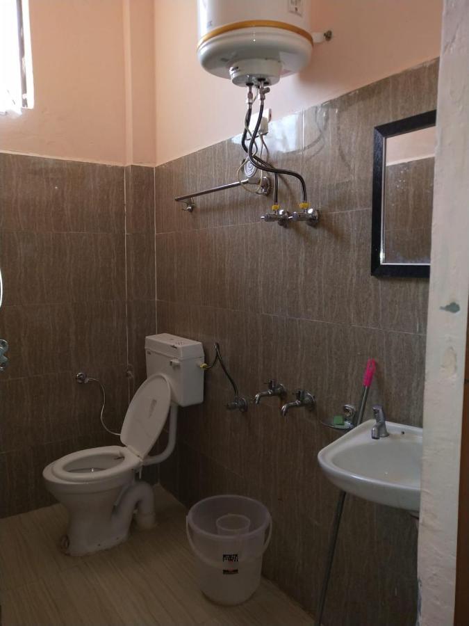 Hotel Charanpaduka Badrinath Eksteriør billede
